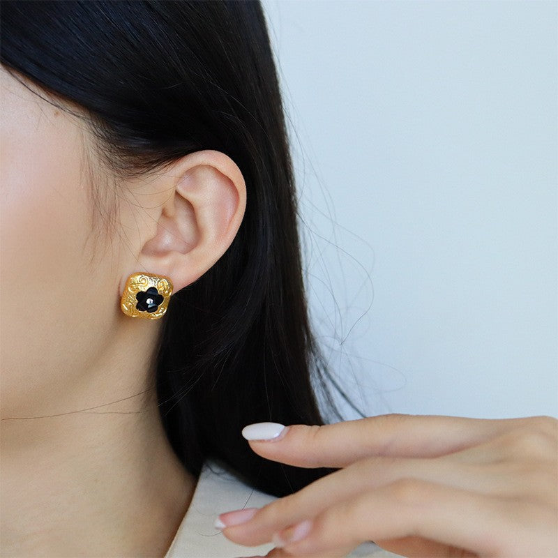 Custom French Vintage Black Flower Square Stud Earrings Niche High-end Simple Versatile Inlaid Diamond Earrings for Women