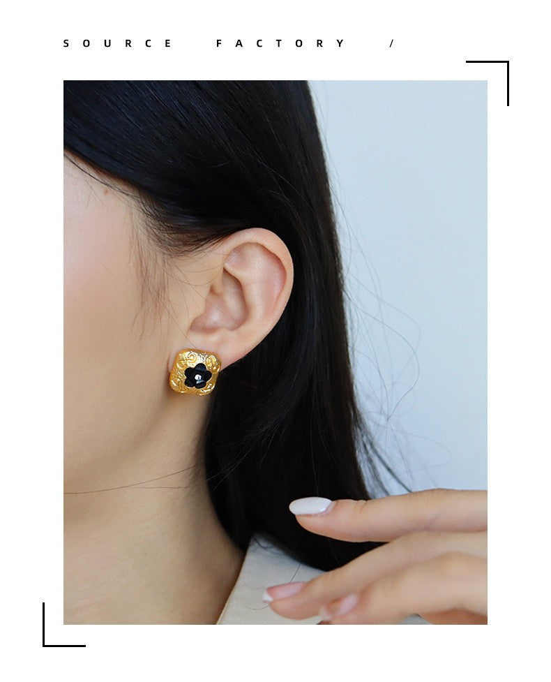 Custom French Vintage Black Flower Square Stud Earrings Niche High-end Simple Versatile Inlaid Diamond Earrings for Women
