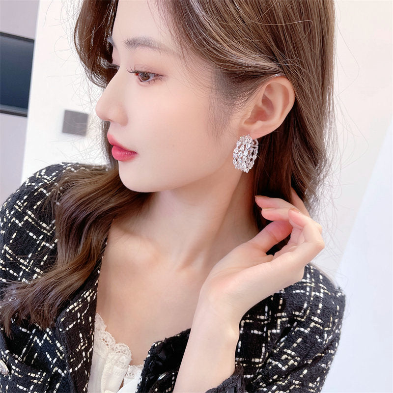 2022New Winter Luxury Style Zircon Inlaid Hoop Earrings with High-end Feel