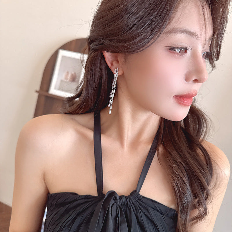 Light Luxury Long Style Dynamic Zircon Water Drop Tassel Earrings s925Silver Needle Elegant Slimming Earrings Luxurious Fashion Ear Jewelry