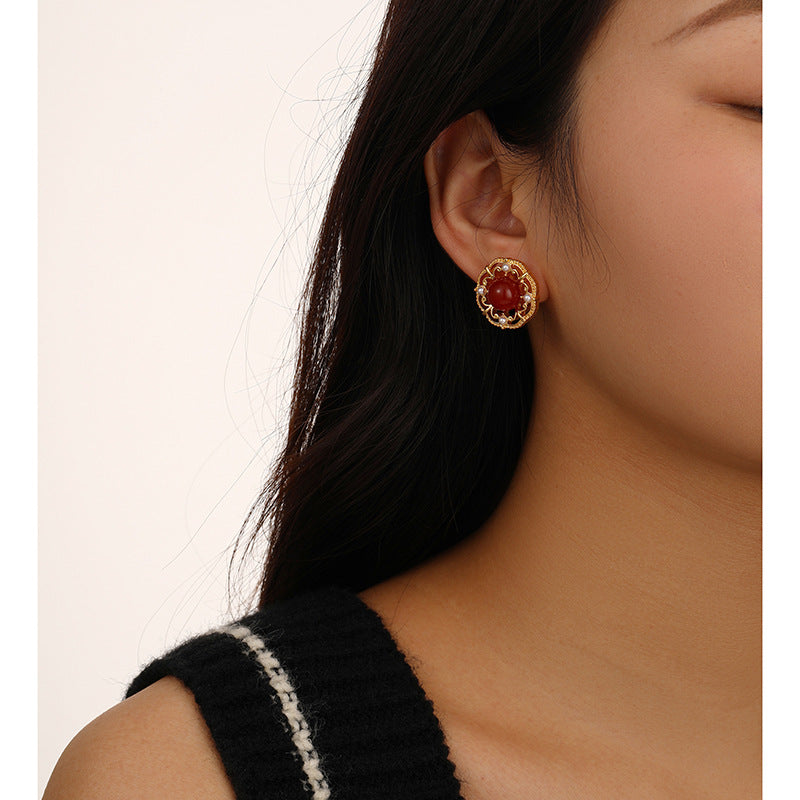 Vintage New Chinese Style Wine Red Agate Stone Earrings for Women Elegant Palace Style High-end Simple Temperament Pearl Earrings