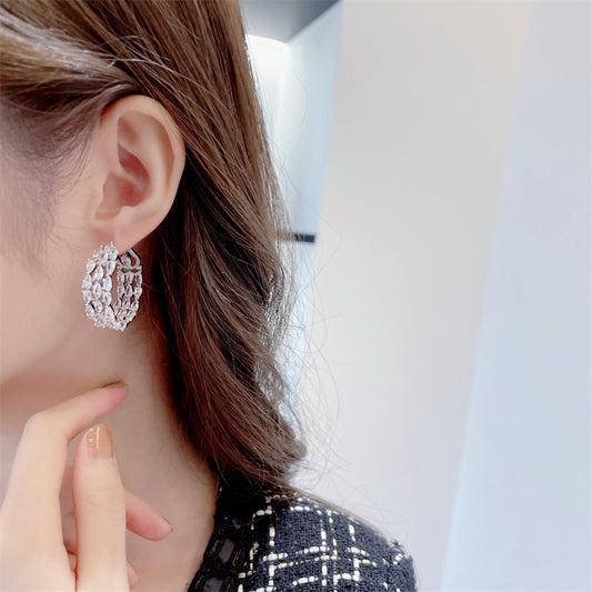 2022New Winter Luxury Style Zircon Inlaid Hoop Earrings with High-end Feel