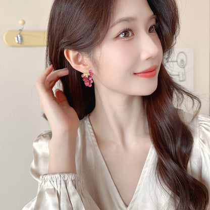 Korean and Japanese New Summer Grape Earrings for Women s925Silver Needle Niche Light Luxury Fruit Creative Pastoral Style Fashion Earrings