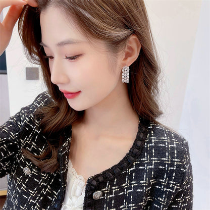 2022New Winter Luxury Style Zircon Inlaid Hoop Earrings with High-end Feel